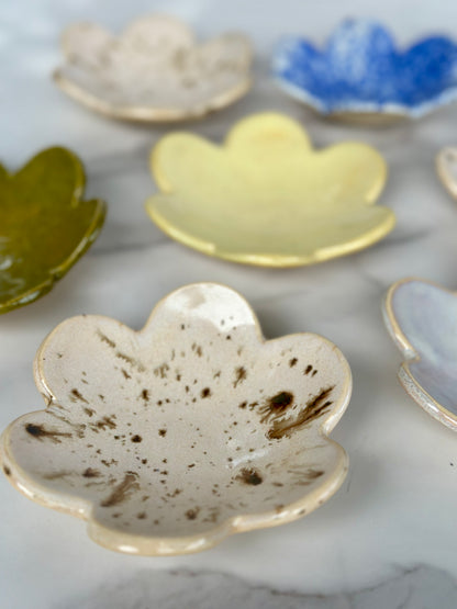 FLOWER TRINKET DISH - YELLOW