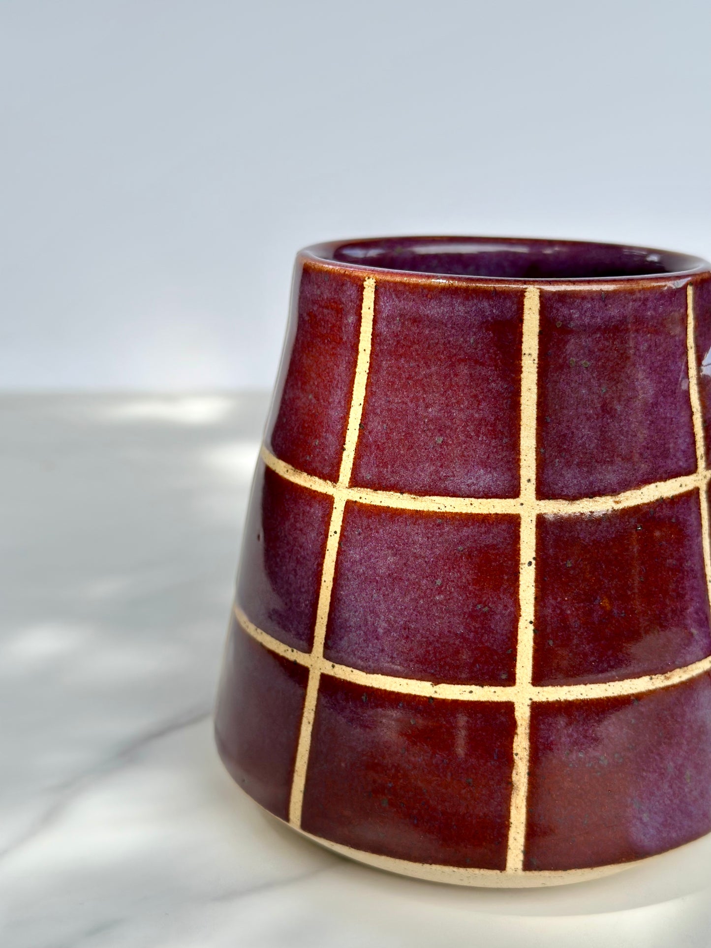 SMOKEY MERLOT GRID MUG