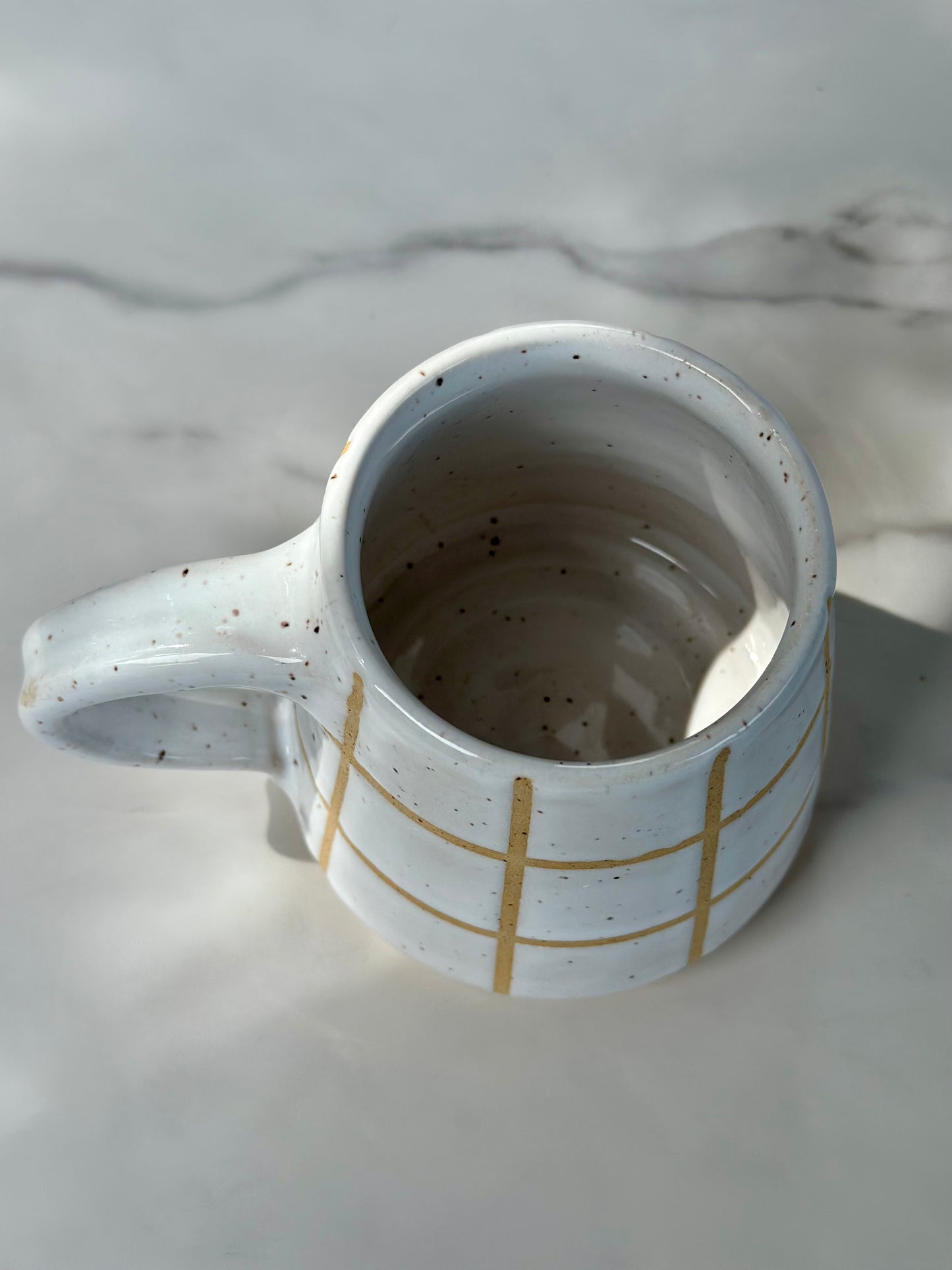 WHITE GRID MUG