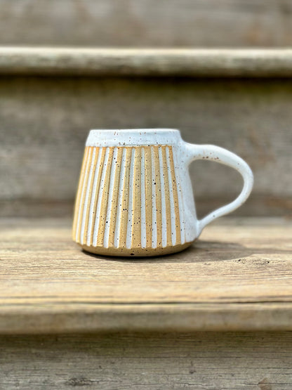 WHITE FLUTED MUG
